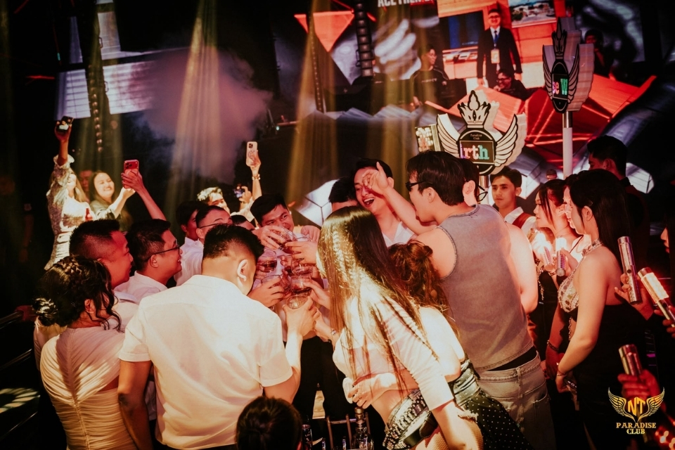 Dịch vụ và trải nghiệm khách hàng