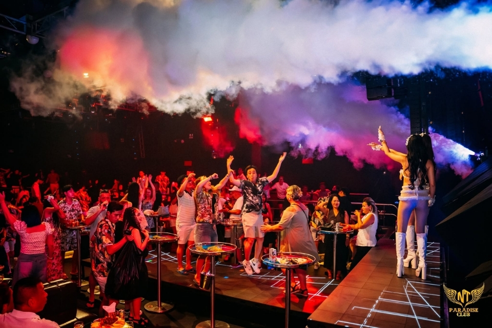 Paradise Club Nha Trang - Điểm hẹn âm nhạc ven biển