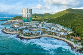 Bí kíp du lịch Nha Trang tự túc cho người đi lần đầu: Ăn uống, di chuyển và khám phá Club Nha Trang